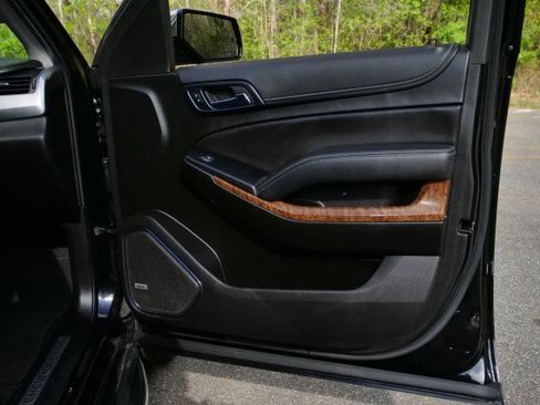 Used 2019 Chevrolet Suburban Premier image 41