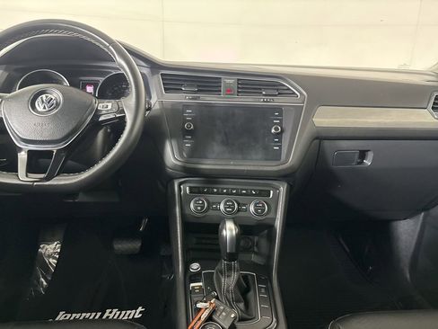 Used 2021 Volkswagen Tiguan SE image 22