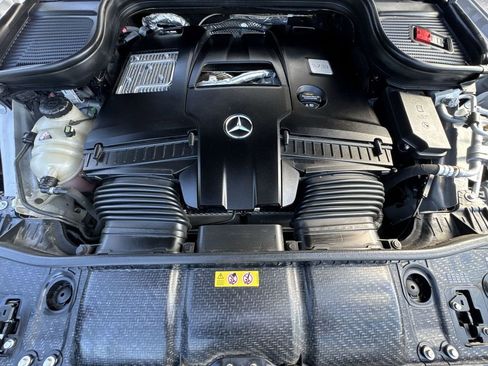 Used 2024 Mercedes-Benz GLS 580 4MATIC image 18
