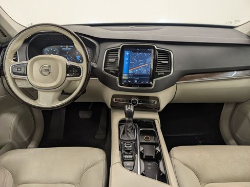 Used 2016 Volvo XC90 T6 Momentum w/ Momentum Plus Package image 16