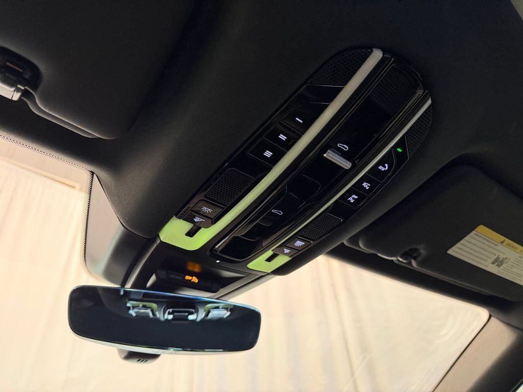 Certified 2023 Porsche Cayenne Platinum Edition AWD/4WD image 24