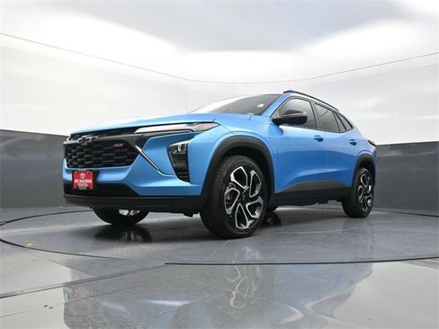 Used 2025 Chevrolet Trax RS w/ Sunroof Package image 32