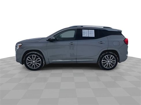 Used 2024 GMC Terrain Denali w/ Denali Premium Package image 5