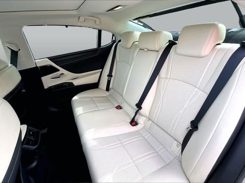 Used 2022 Lexus ES 350 Ultra Luxury w/ Accessory Package 2 FWD image 21
