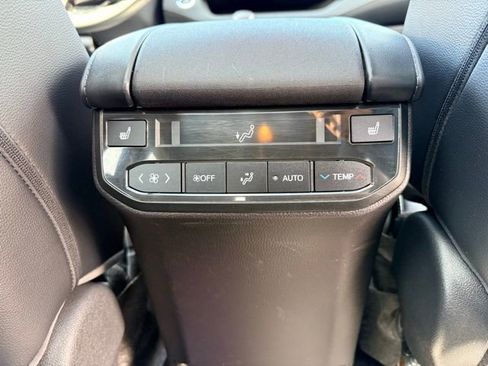 Used 2022 Toyota Highlander Platinum AWD/4WD image 14