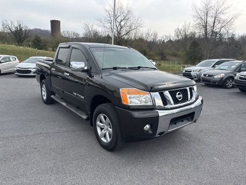 Used 2014 Nissan Titan SV w/ SV Value Truck Package image 2