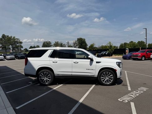 Used 2021 GMC Yukon Denali w/ Denali Premium Package AWD/4WD image 7