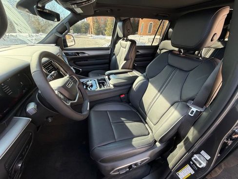 New 2026 Jeep Grand Wagoneer Limited AWD/4WD image 15
