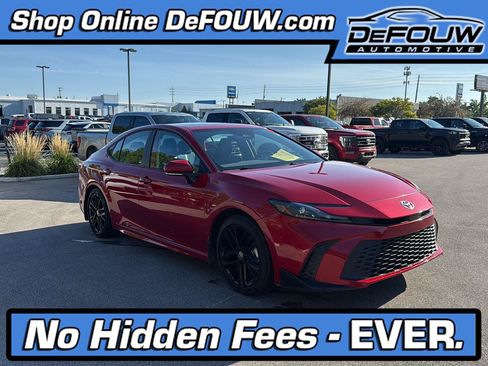 Used 2026 Toyota Camry SE FWD image 1