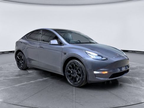 Used 2022 Tesla Model Y Long Range AWD/4WD image 4