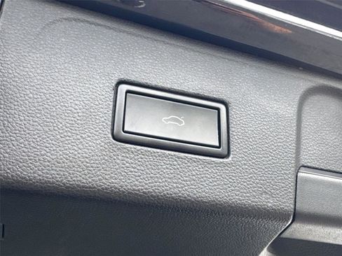 Used 2021 Volkswagen Atlas SE AWD/4WD image 9