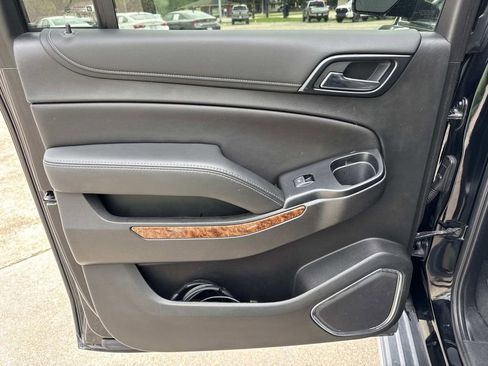 Used 2019 Chevrolet Suburban Premier RWD image 29