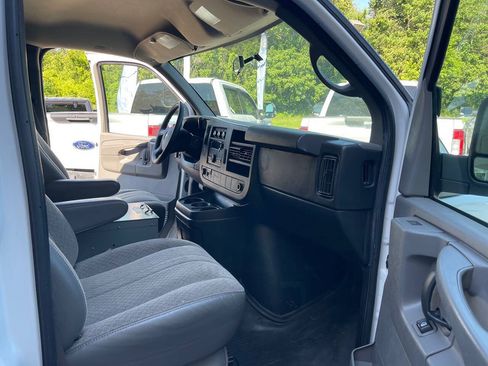 Used 2014 Chevrolet Express 1500 RWD image 28