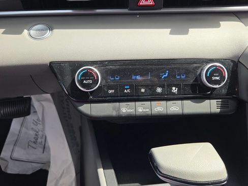 Used 2023 Hyundai Elantra SEL FWD image 21