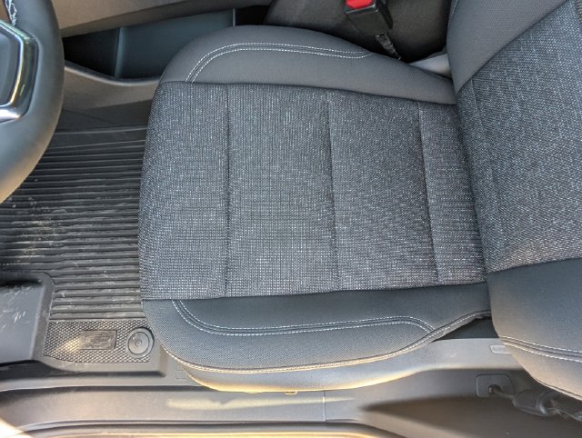 New 2027 Chevrolet Traverse LT w/ Sun and Wheel Package FWD image 11