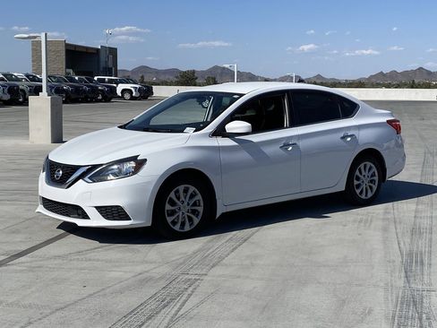 Used 2019 Nissan Sentra SV image 5