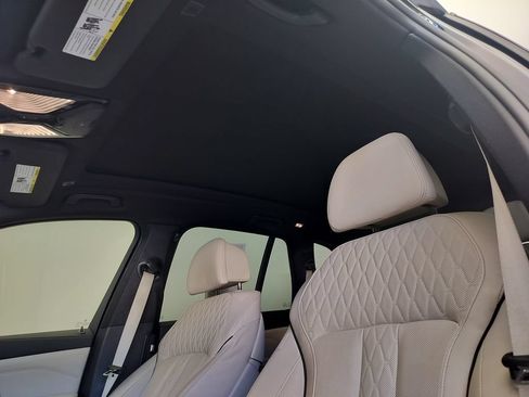 Used 2022 BMW X5 sDrive40i w/ M Sport Package RWD image 9