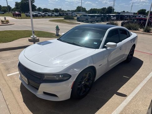 Used 2017 Dodge Charger R/T w/ Plus Group RWD image 1