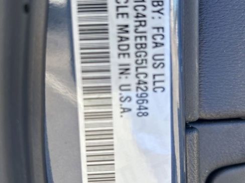 Used 2020 Jeep Grand Cherokee Limited w/ Premium Lighting Group image 48