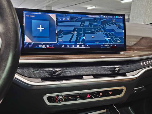 Used 2024 BMW X7 xDrive40i w/ M Sport Package image 16