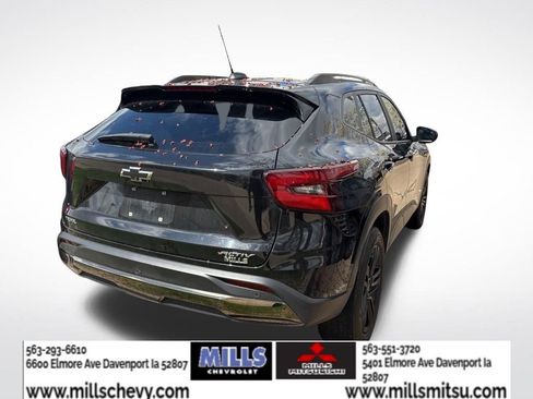 Used 2025 Chevrolet Trax ACTIV w/ Sunroof Package image 3