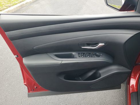 Used 2025 Hyundai Tucson SE FWD image 13