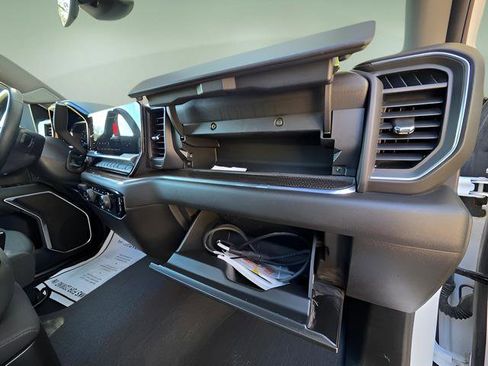 Used 2024 Chevrolet Silverado 2500 LT image 12