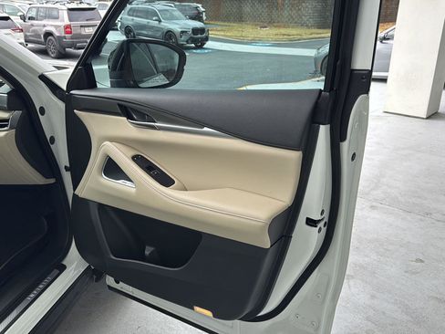 Used 2025 INFINITI QX60 Luxe w/ Cargo Package image 12