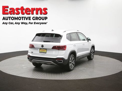 Used 2024 Volkswagen Taos SE FWD image 38
