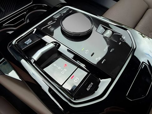 New 2027 BMW i5 xDrive40 AWD/4WD image 19