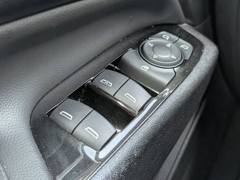 Used 2024 Chevrolet Equinox Premier image 19