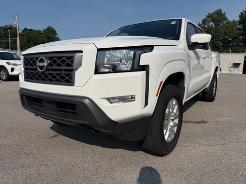 Used 2024 Nissan Frontier SV w/ SV Convenience Package AWD/4WD image 8