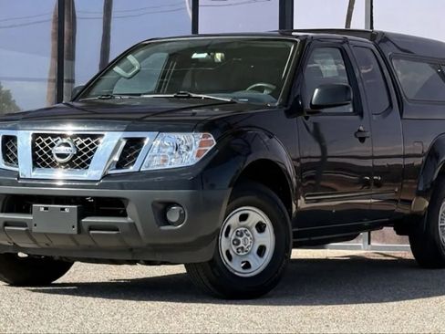 Used 2018 Nissan Frontier S RWD image 2