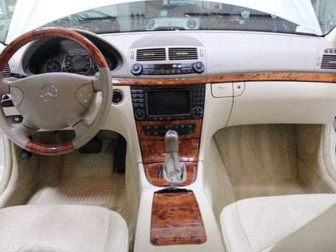 Used 2006 Mercedes-Benz E 500 4MATIC Wagon image 7