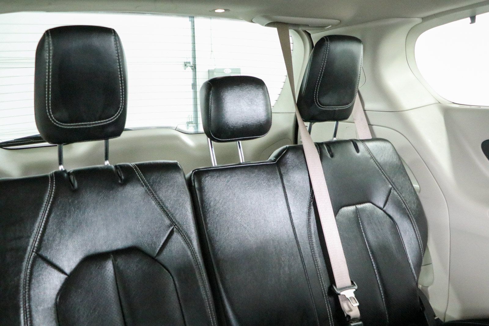 Used 2022 Chrysler Pacifica Touring-L FWD image 29