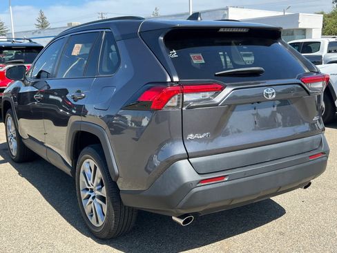 Used 2023 Toyota RAV4 XLE Premium FWD image 6