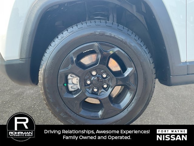 Used 2023 Jeep Compass Trailhawk w/ Sun and Sound Group AWD/4WD image 10