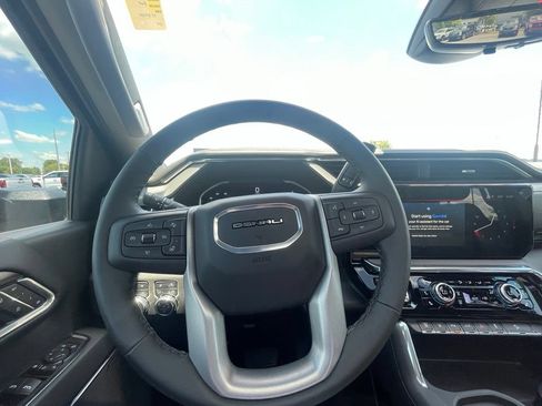 Used 2025 GMC Sierra 2500 Denali w/ Technology Package AWD/4WD image 13