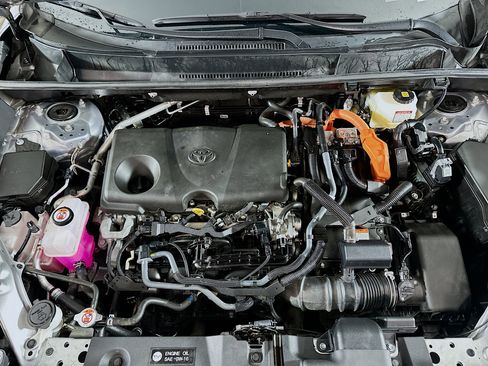 Used 2025 Toyota RAV4 XLE image 31