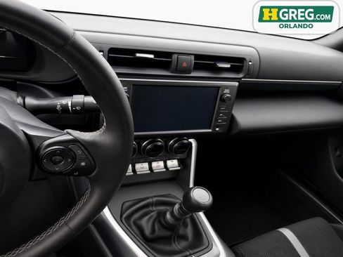 Used 2024 Toyota GR86 Premium RWD image 13