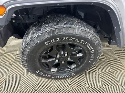 Used 2023 Jeep Wrangler Unlimited w/ Cold Weather Group image 9