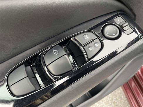 Used 2025 Nissan Altima 2.5 SL image 17