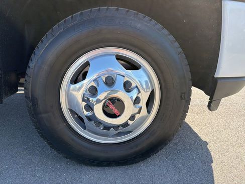 Used 2023 GMC Sierra 3500 Denali w/ Denali Ultimate Package AWD/4WD image 16