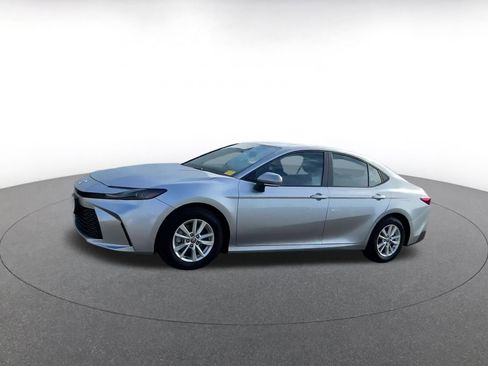 Used 2025 Toyota Camry LE image 8