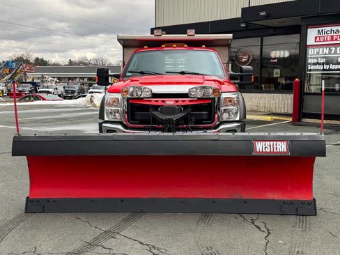 Used 2016 Ford F550 4x4 Regular Cab Super Duty w/ Power Equipment Group image 8