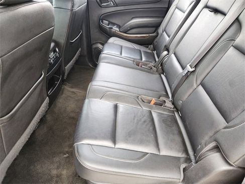 Used 2018 Chevrolet Suburban LT image 30
