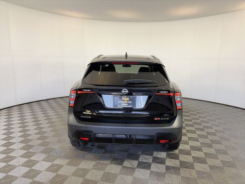 Used 2025 Nissan Kicks SR image 9
