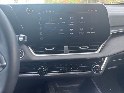 Used 2025 Chevrolet Equinox LT image 18