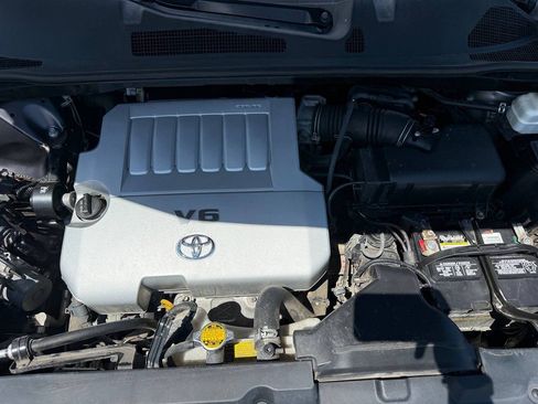 Used 2011 Toyota Highlander Limited w/ Tow Pkg AWD/4WD image 11