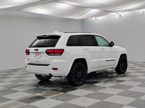 Used 2022 Jeep Grand Cherokee Laredo X image 11